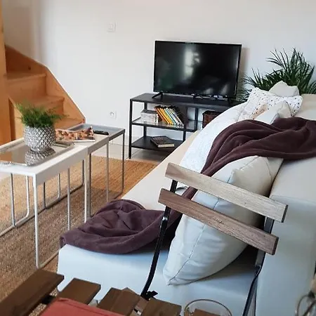 Stableyard Lamorlaye