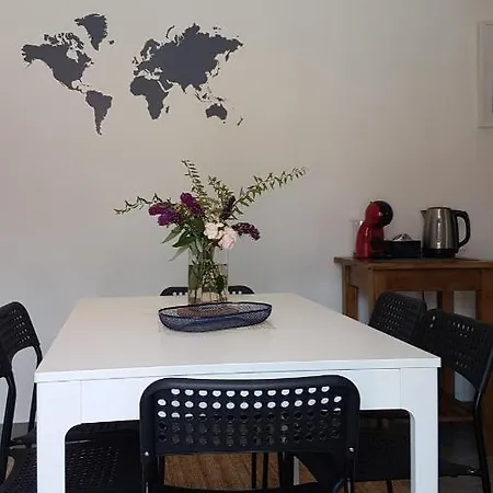 Stableyard Apartment Lamorlaye