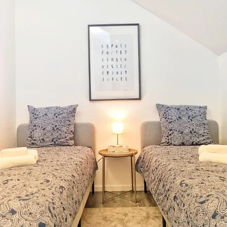Stableyard Apartment Lamorlaye